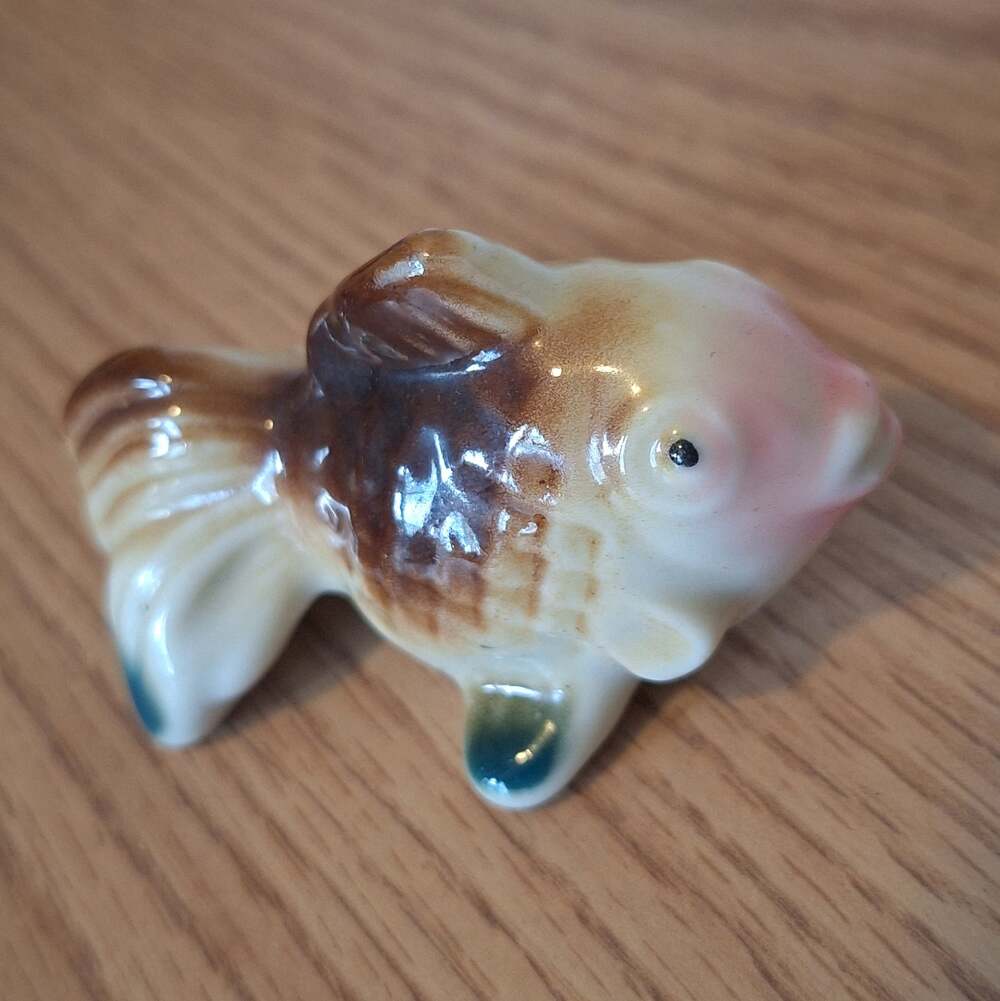 Vintage Japan Ceramic Miniature Goldfish Figurine Brown Pink Fancy Koi Fish 3.5"